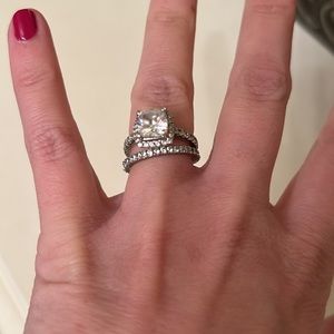 Wedding ring 2 piece size 5 cushion halo plated white gold